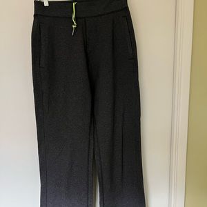 Mens Lululemon gray knit yoga pants - size medium